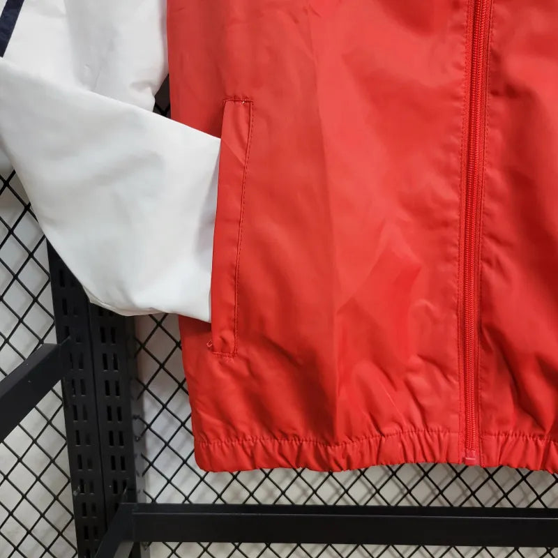 Windjacke Internacional 24/25 - Branco e Vermelho 